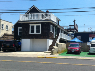 Illustration for article titled I Successfully Stalked the Jersey Shore Cast